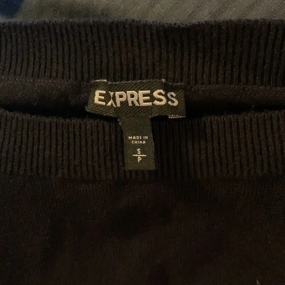 Express rounded hem top - Picture 7 of 8